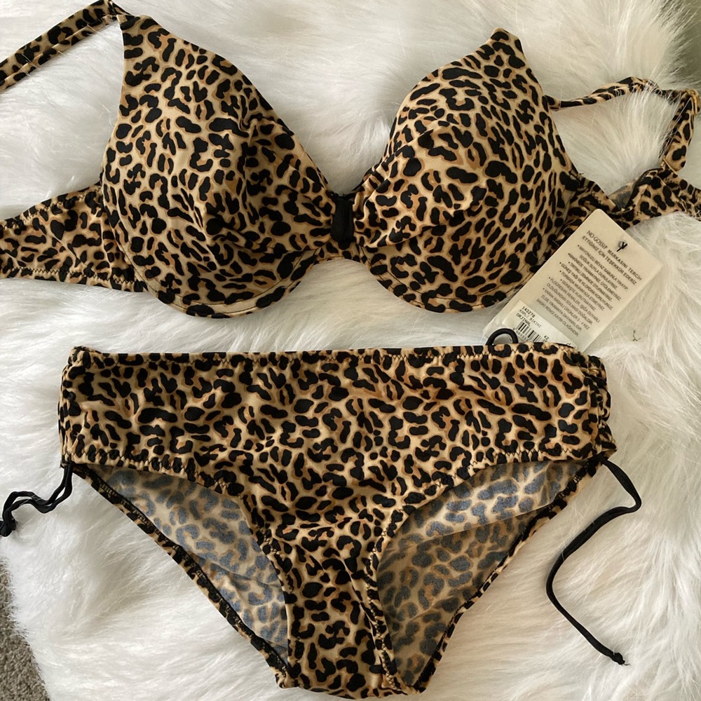 Leopard bikini